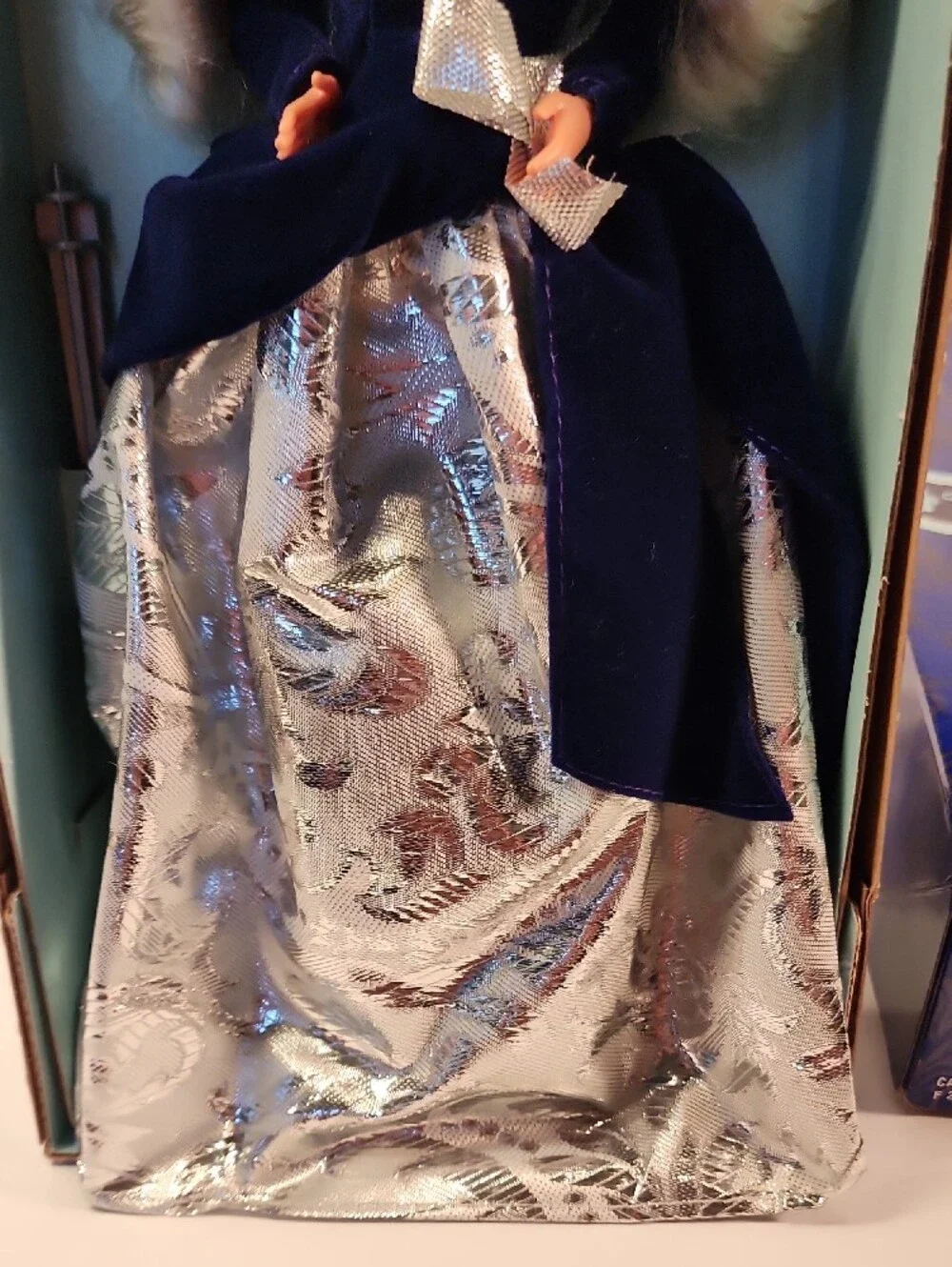Avon Exclusive Winter Velvet Barbie Doll - Picture 5 of 8